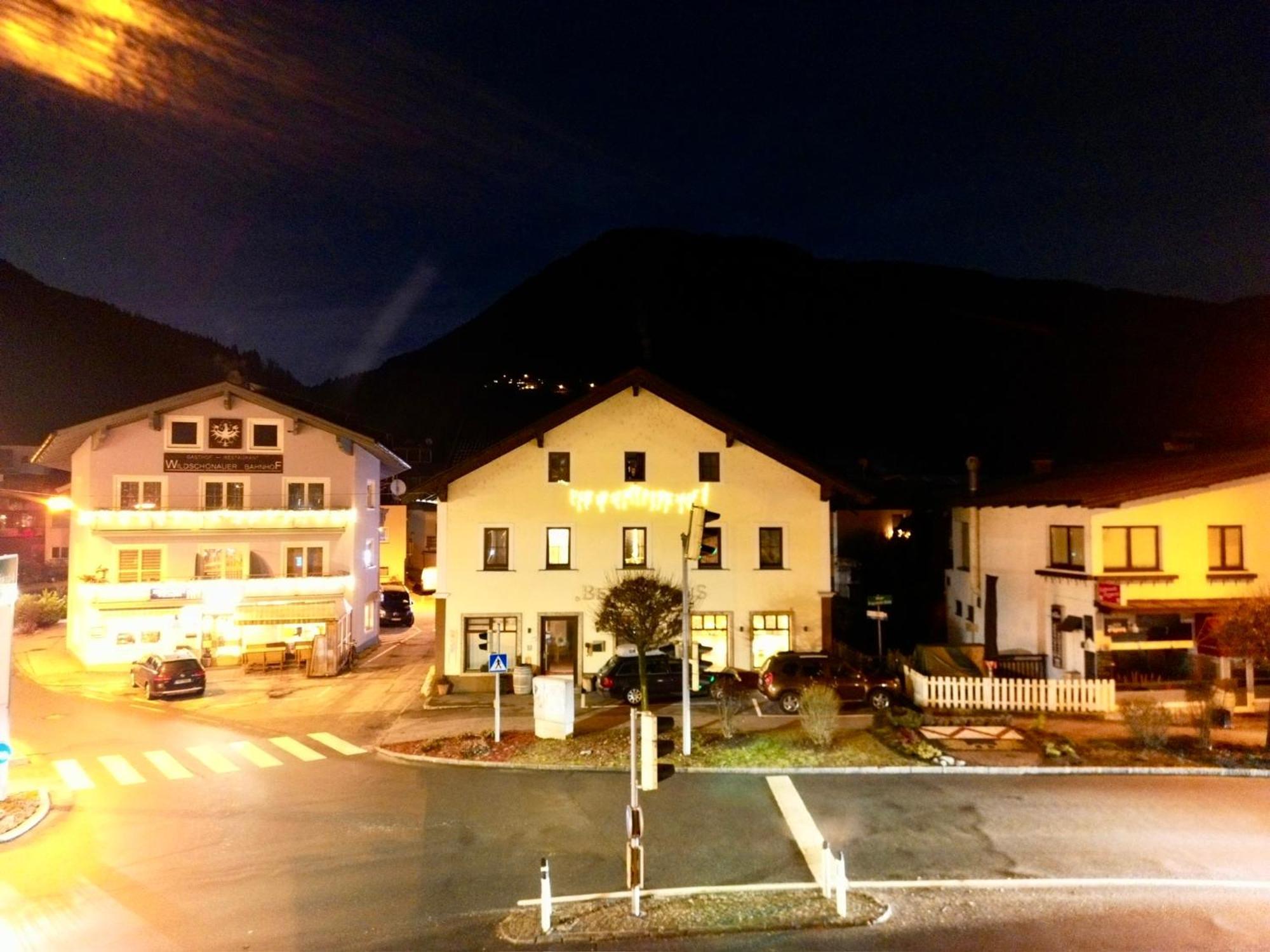 Bed & Rooms, Woergl Exterior foto